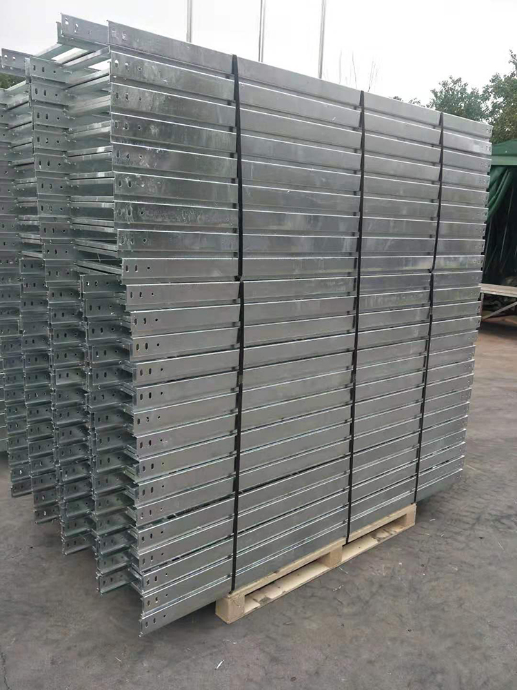 減少環境因素對熱浸鋅橋架的影響